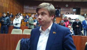 Голова Полтавської облради заробив за рік у 35 разів менше, ніж його сім'я