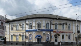 Військова прокуратура не може відсудити у біржовиків будинок у Полтаві