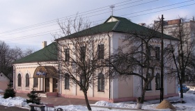 На Полтавщині вандали закидали камінням поїзди