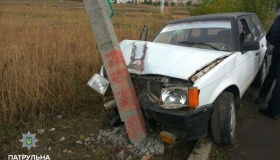 Нетверезий полтавець врізався у стовп
