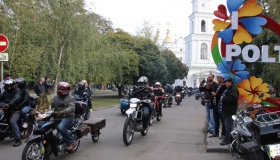 У Полтаві байкери закрили сезон масовим заїздом та мотошоу. ФОТО