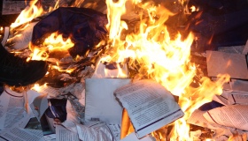 У Полтаві зустріч партії міністра-втікача зірвали активісти. ФОТО