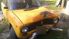 Нетверезий угонщик врізався у поліцейську автівку