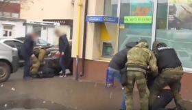 У Полтаві на ринку затримали чергових рекетирів. ВІДЕО