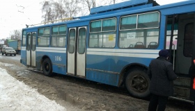 У Полтаві поліція з&rsquo;ясовує обставини враження струмом у тролейбусі