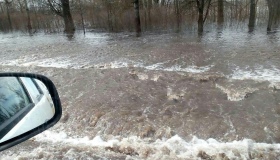 На Полтавщині затопило автодороги та є загроза підтоплення залізниці