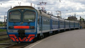 Полтавців попередили про скасування зупинок приміських електричок