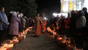 У Великодню ніч до храмів прийшли тисячі полтавців
