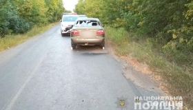 Вночі під колесами легковика загинув юнак
