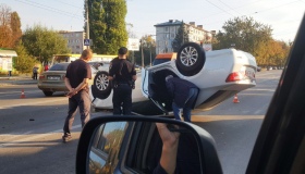 ДТП у Полтаві: перекинулася "Тойота", водій у лікарні