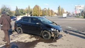 У Полтаві іномарка зіткнулася з вантажівкою