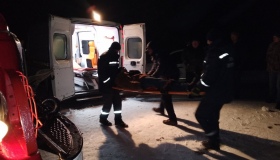 Рятувальники продовжують визволяти машини екстреної допомоги