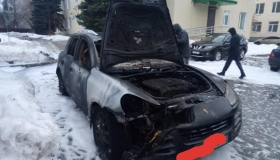 Вночі у Полтаві горів чорний "Порше"