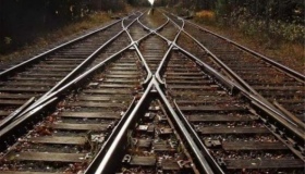 У Карлівці поїзд смертельно травмував людину