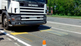 На дорогах Полтавщини зважуватимуть фури під час руху