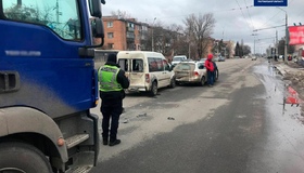 У Полтаві сталася потрійна ДТП за участі вантажівки