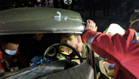 Із понівеченого в ДТП автомобіля деблокували водія