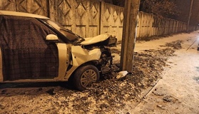 Полтавський таксист протаранив огорожу