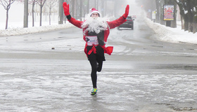 У Полтаві відбувся новорічний забіг "Crazy Santa Challenge-2022"