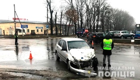У Полтаві зіткнулись легковики: постраждали водій та дитина