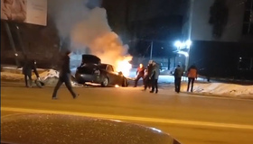 У Полтаві "Мазда" влетіла в "Тойоту" і загорілася