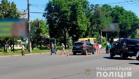 У Полтаві сміттєвоз збив дідуся, а легковик - 11-річного велосипедиста