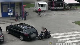 П'яний 16-річний скутерист не помітив припаркований автомобіль