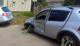 Слідчі поліції вивчають обставини ДТП у Миргороді за участі двох легковиків