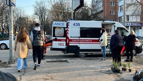 Засліпило сонце: у Полтаві на пішохідному переході збили пенсіонерку