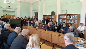 Полтавці вдруге влаштували акцію проти закриття ЦРЛ