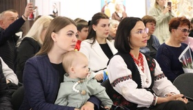 Сімʼям полеглих воїнів вручили відзнаки &laquo;Захисник України &mdash; Герой міста Полтава&raquo;