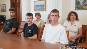 Правоохоронці відзначили полтавських підлітків, які відмовилися співпрацювати з окупантами